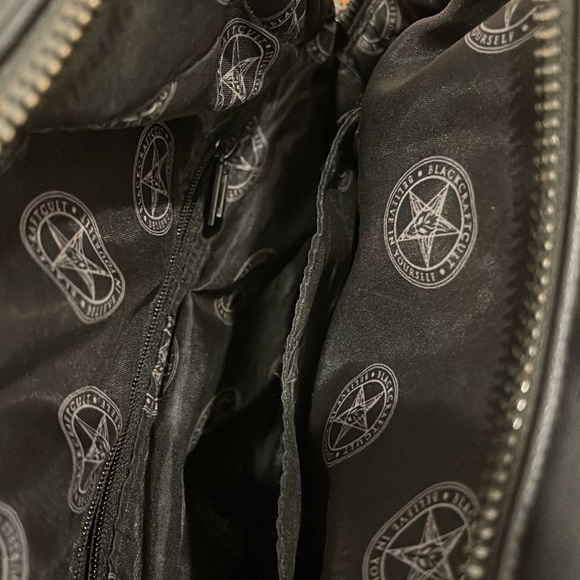 Blackcraft Coffin Purse - Picture 6 of 8